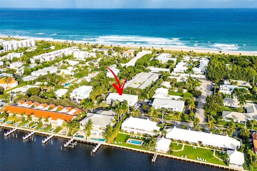 Photo of 301 Venetian Drive #16, Delray Beach, FL 33483 (MLS # F10536330)