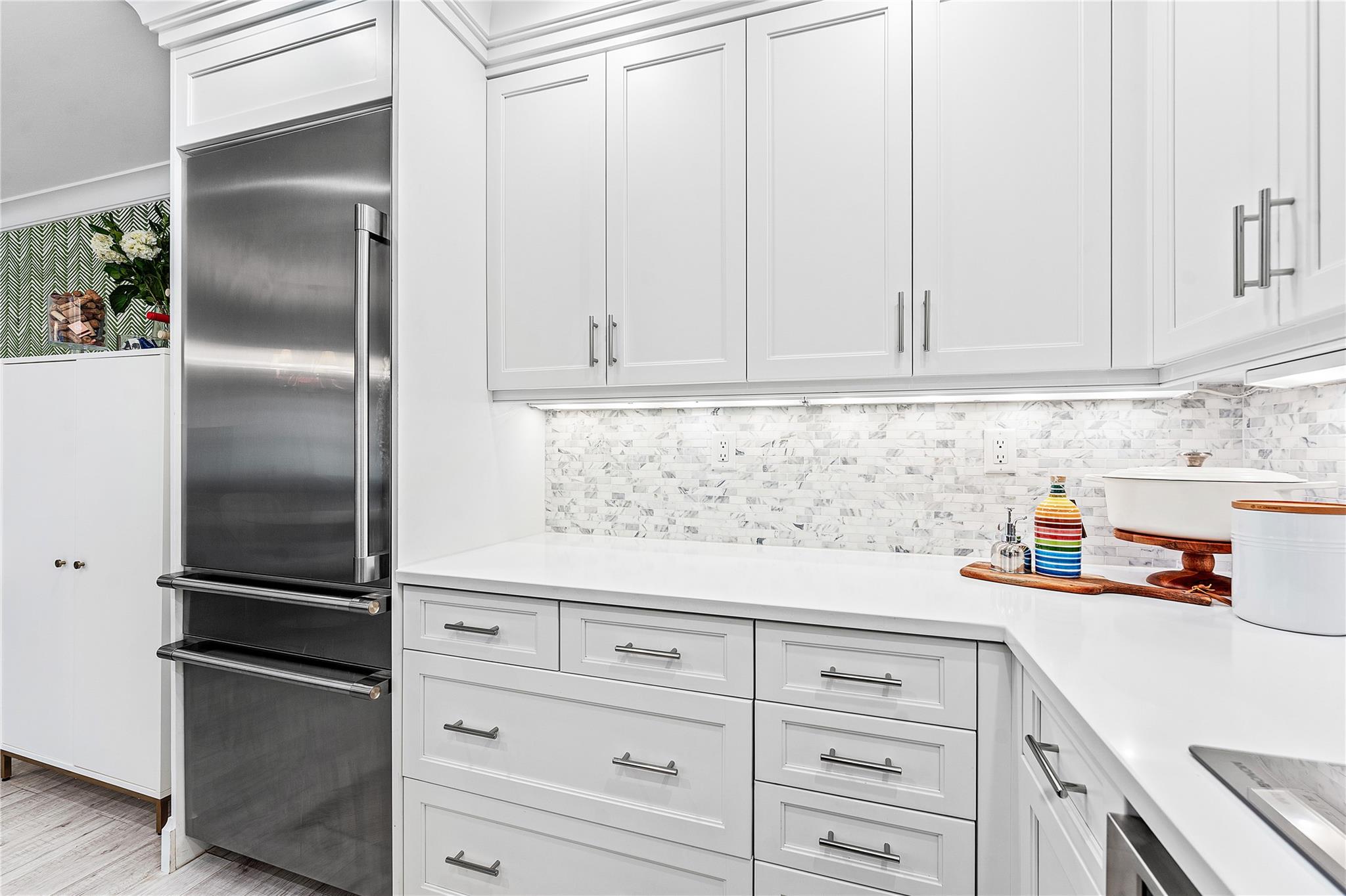 INNER CIRCLE CONDO - Residential