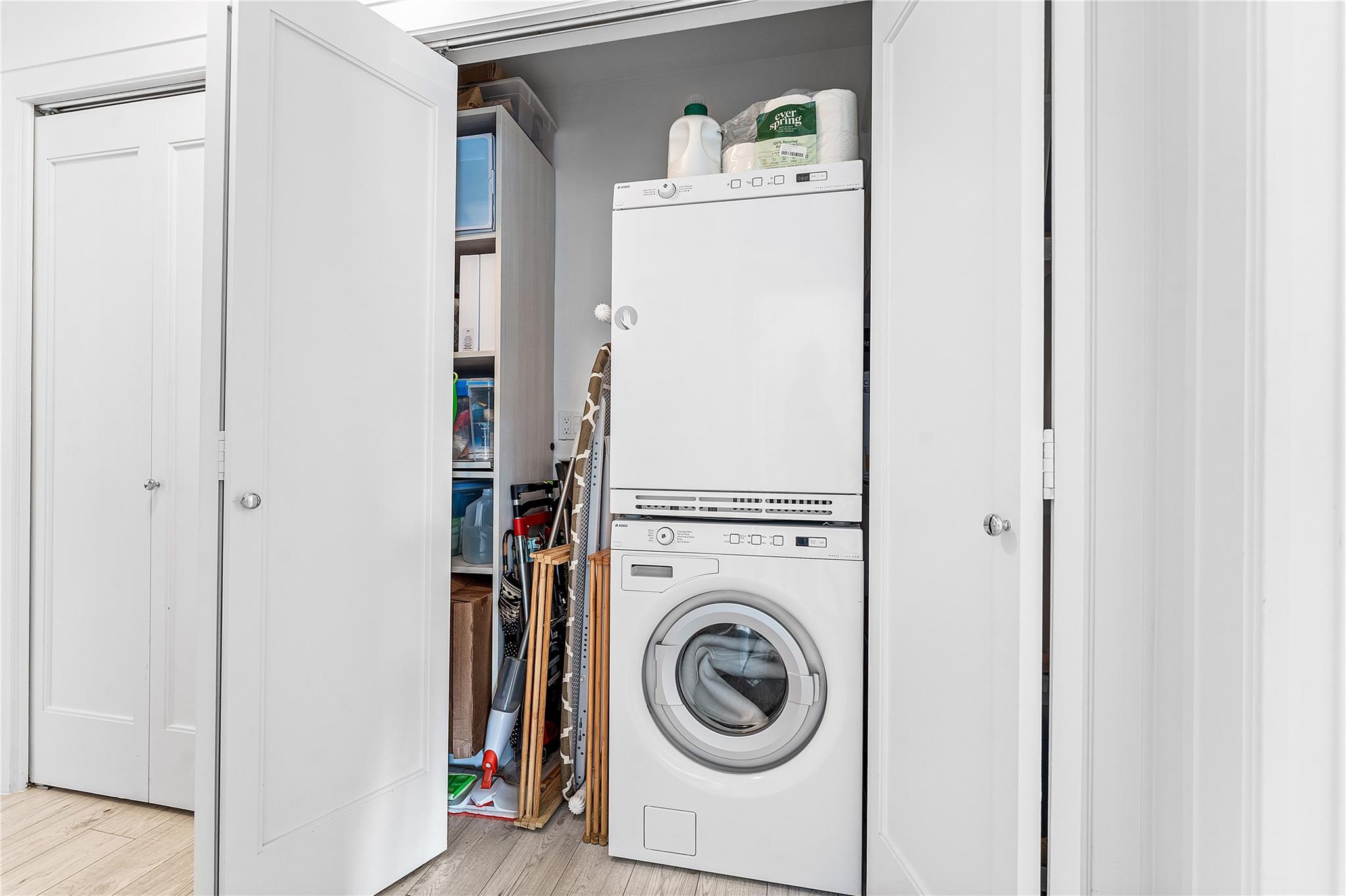 INNER CIRCLE CONDO - Residential