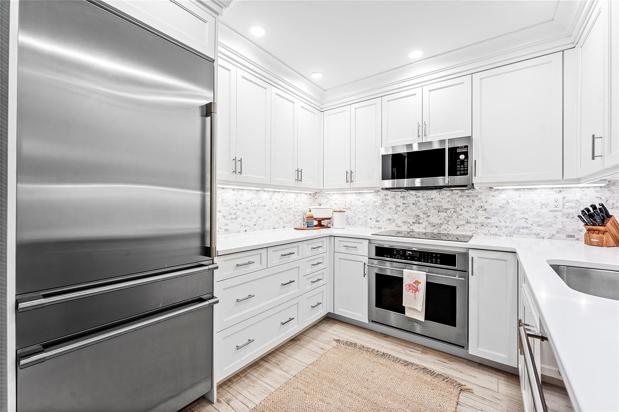 INNER CIRCLE CONDO - Residential