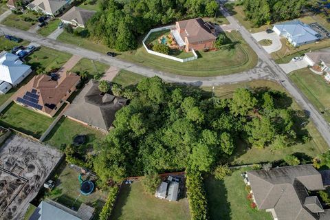 A home in Port Saint Lucie