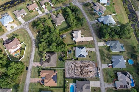 A home in Port Saint Lucie