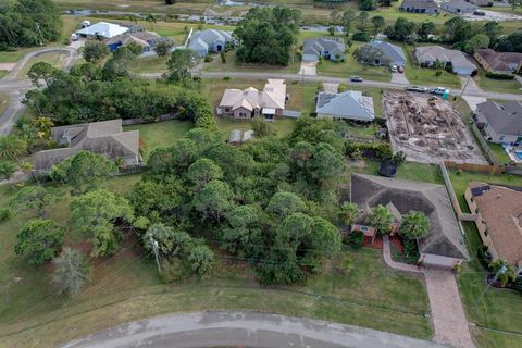 A home in Port Saint Lucie