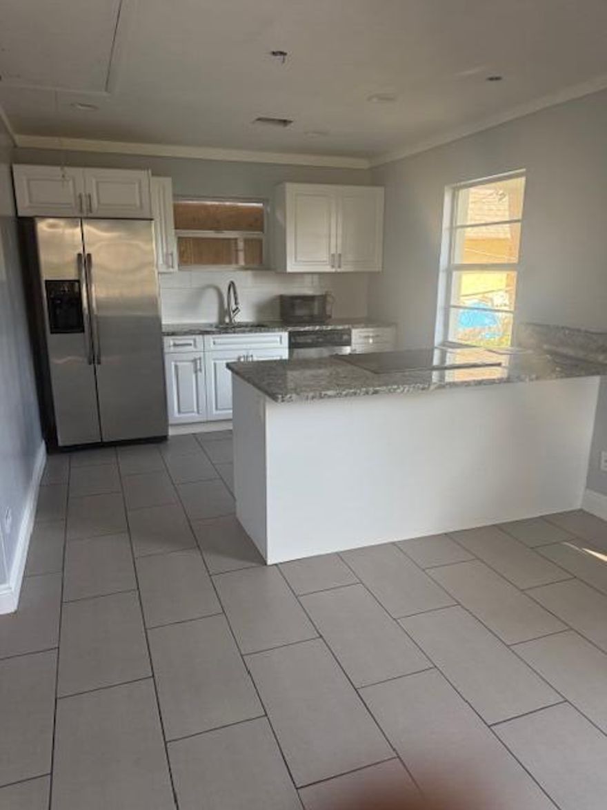 Single Family home with  oversized lot on quiet dead end street  offering excellent indoor -outdoor flow .Situated near premier West Palm Beach  destinations enjoy quick access to Downtown dining and nightlife, Cityplace, Beaches and more