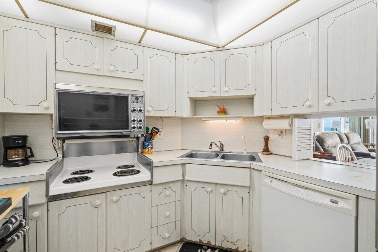 Ocean Monarch - Residential