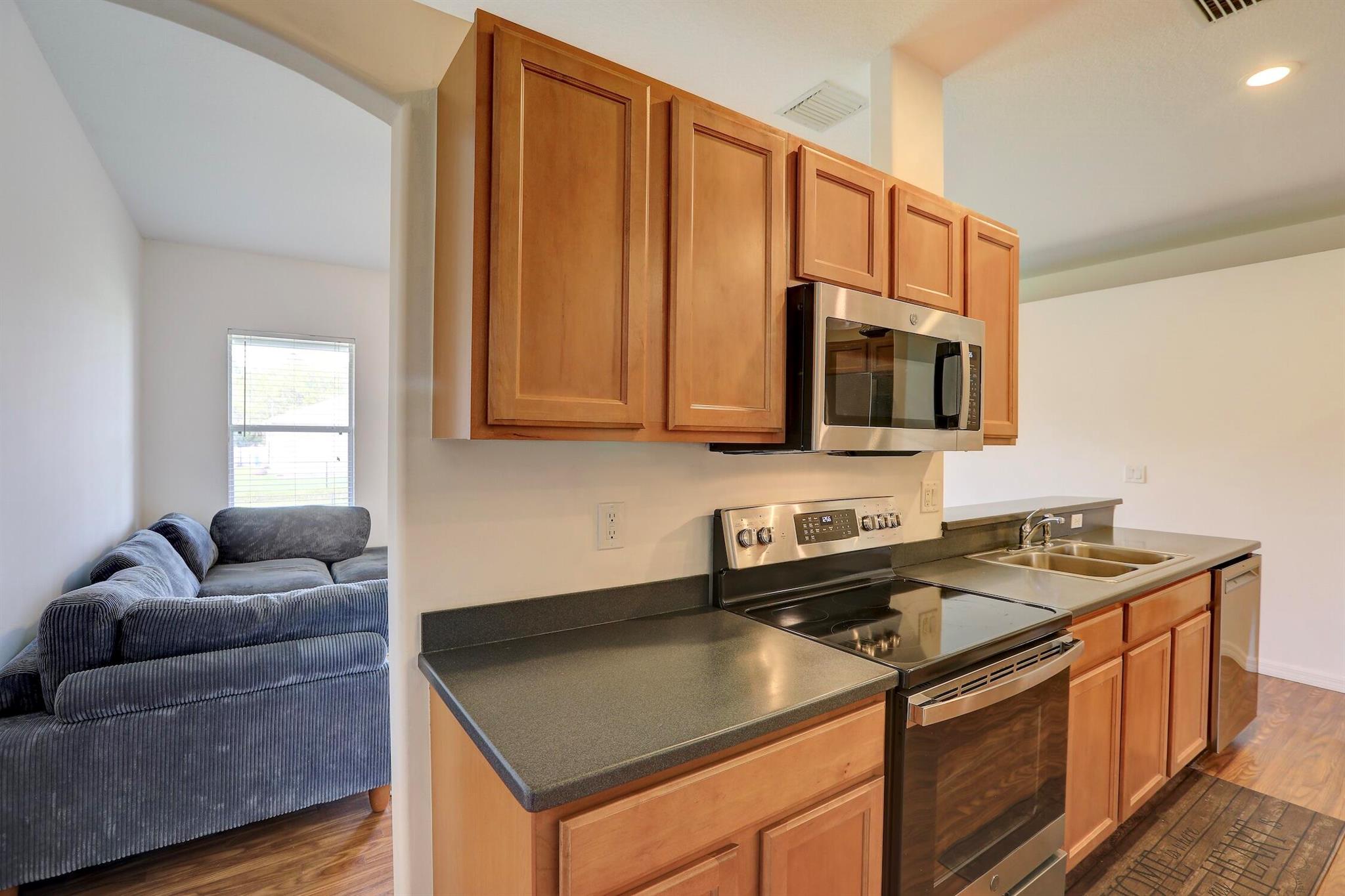 VERO LAKE ESTATES UNIT J - Residential