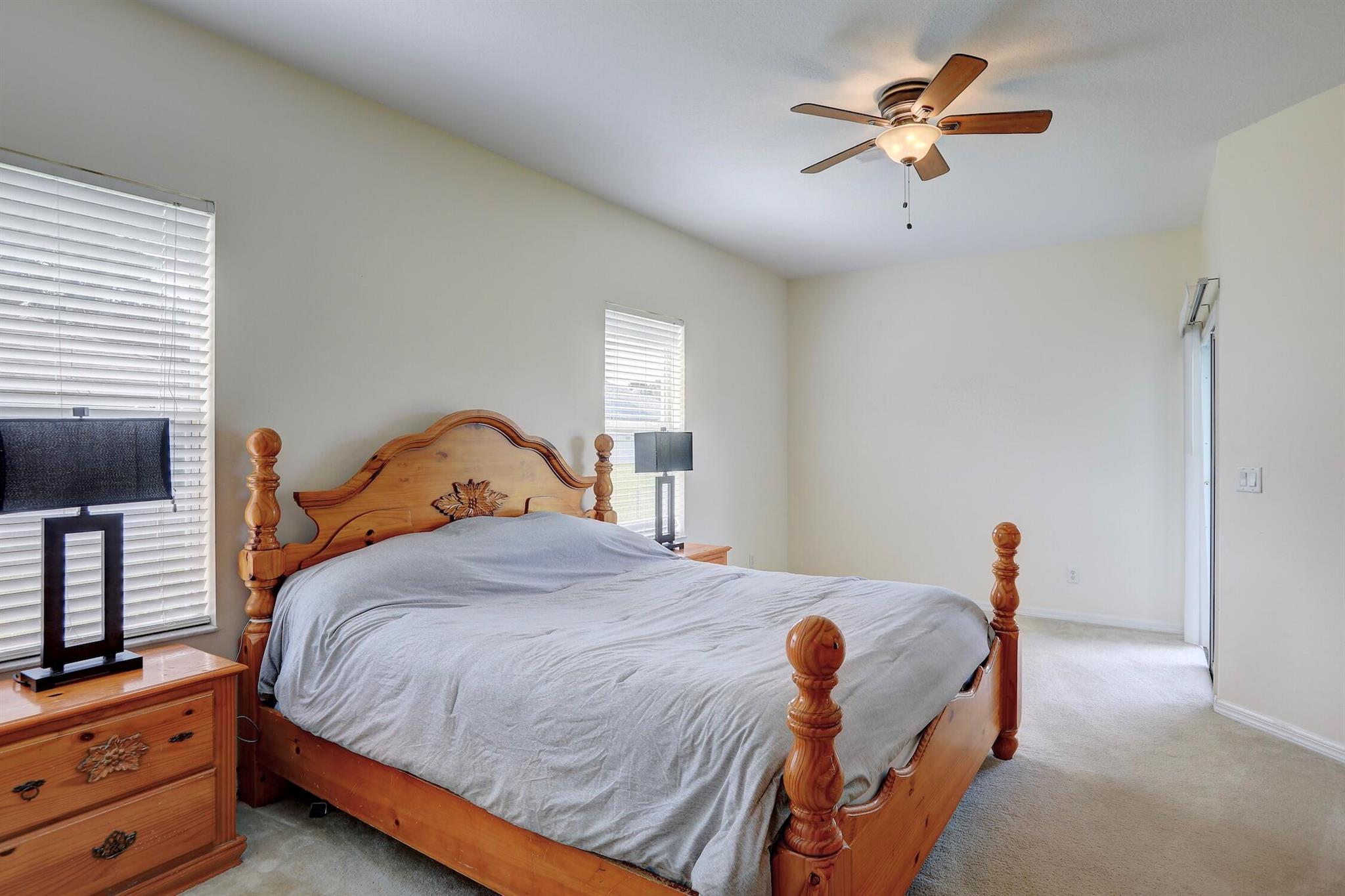 VERO LAKE ESTATES UNIT J - Residential