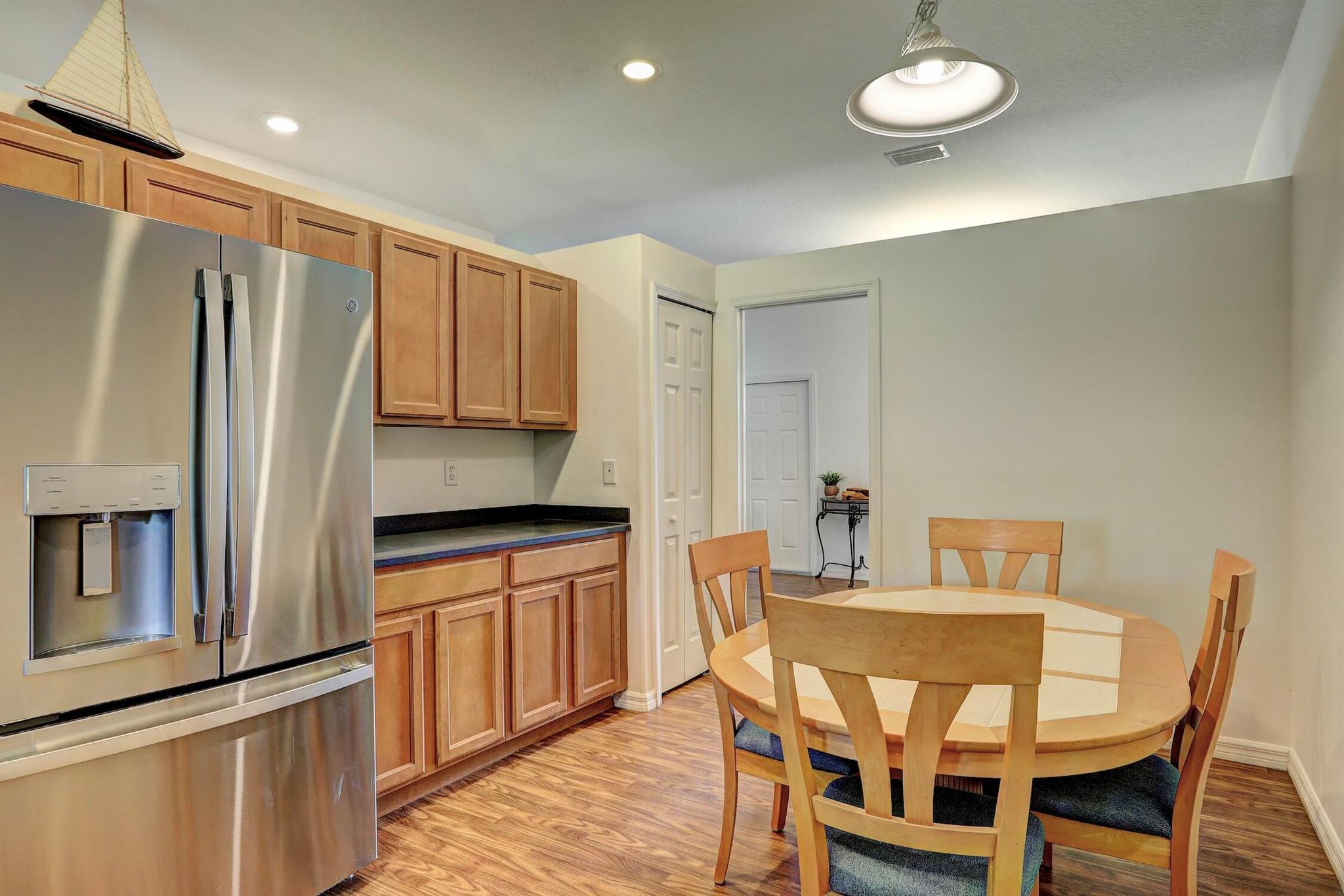 VERO LAKE ESTATES UNIT J - Residential