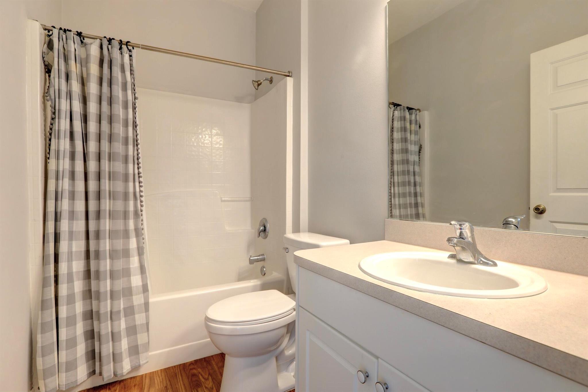 VERO LAKE ESTATES UNIT J - Residential