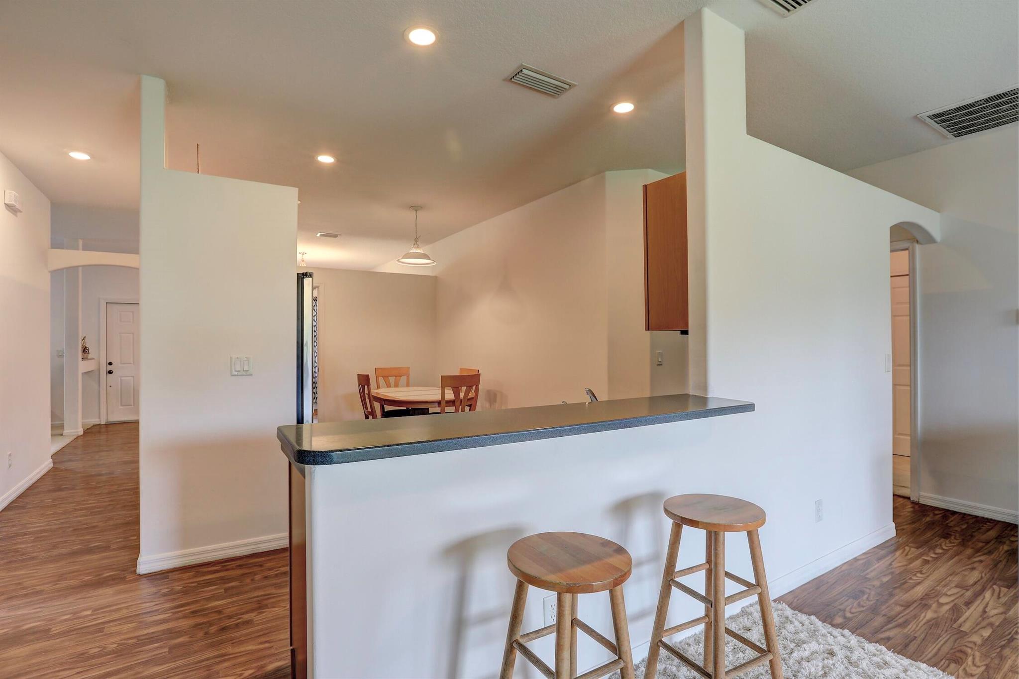 VERO LAKE ESTATES UNIT J - Residential