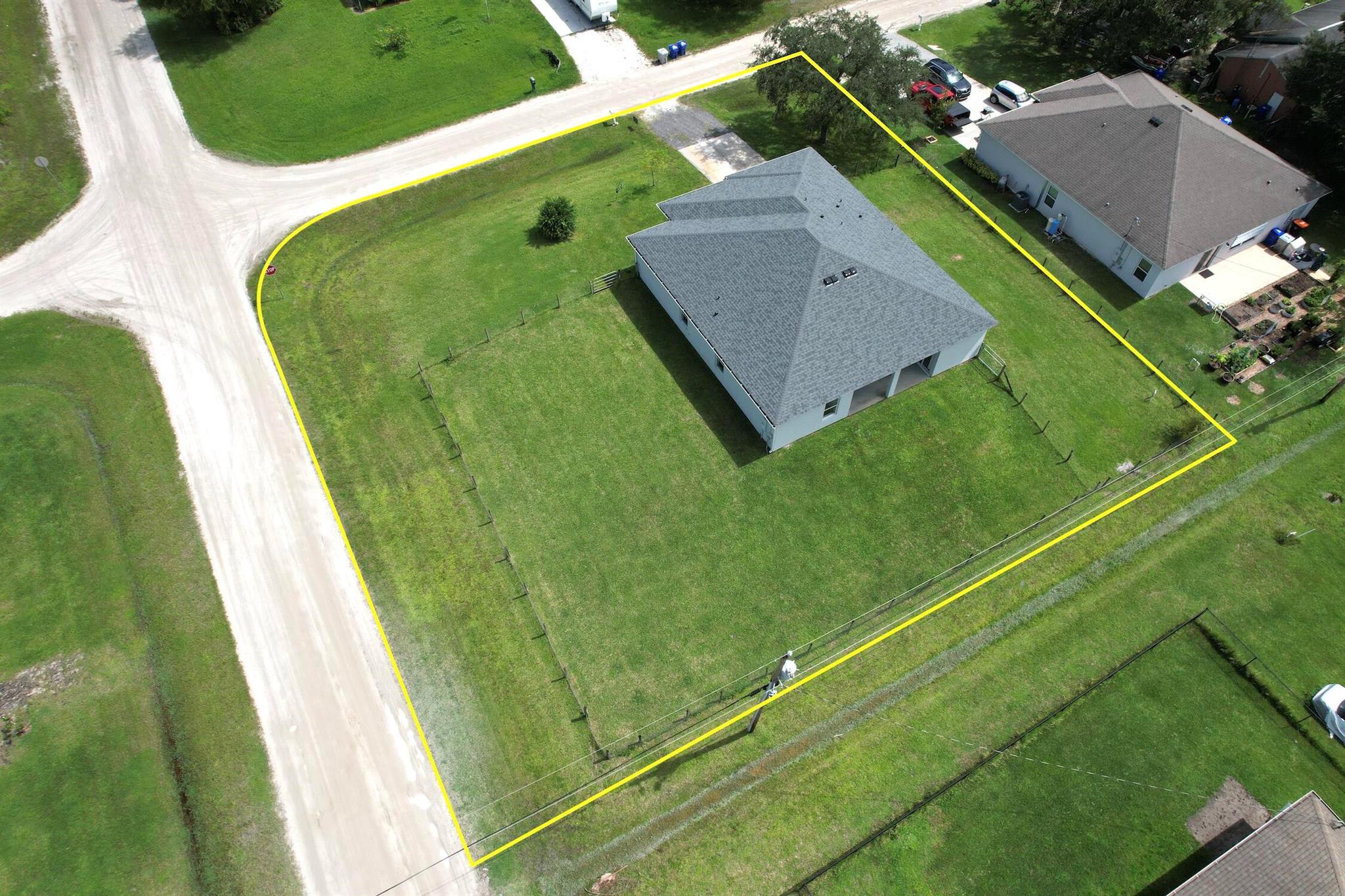VERO LAKE ESTATES UNIT J - Residential