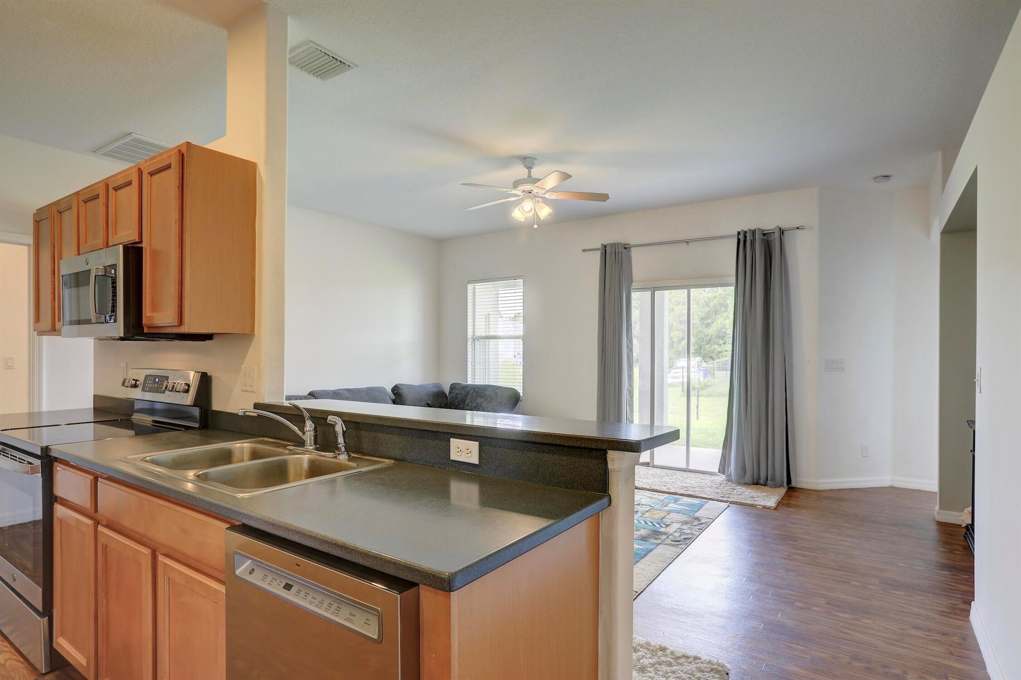 VERO LAKE ESTATES UNIT J - Residential