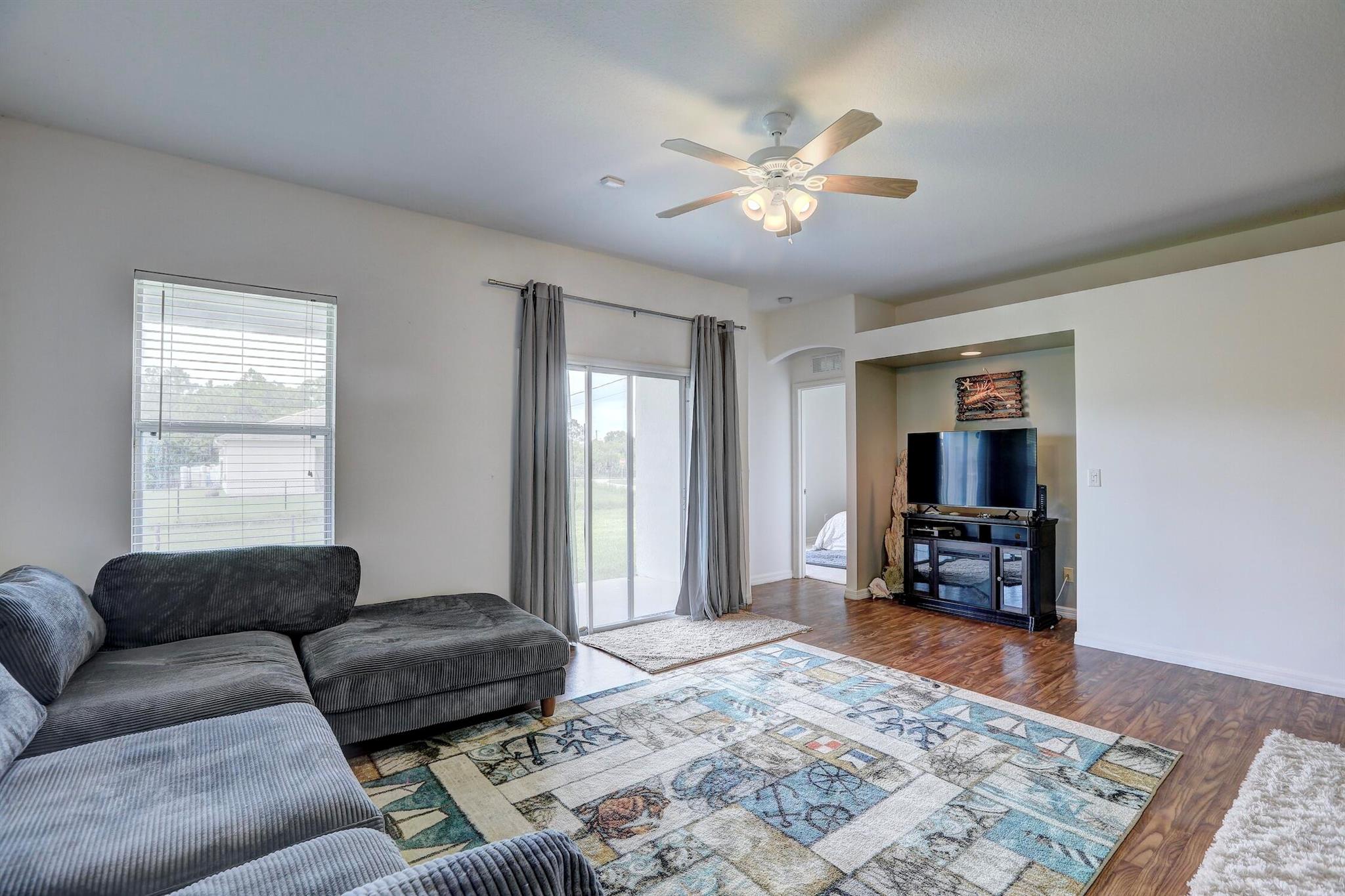 VERO LAKE ESTATES UNIT J - Residential
