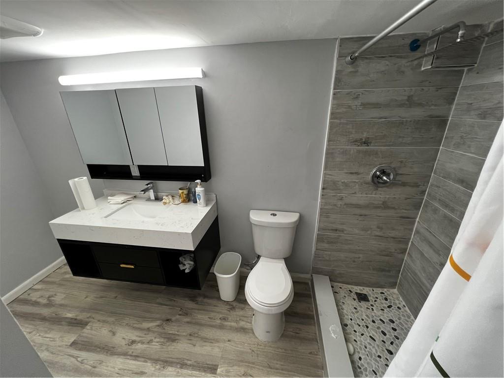 THE CARRIAGE HOUSE CONDO - Residential