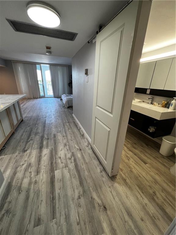 THE CARRIAGE HOUSE CONDO - Residential