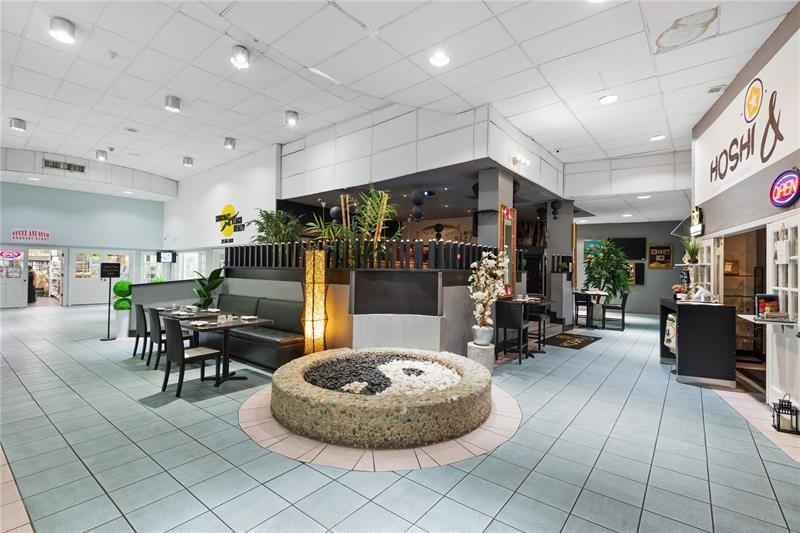 THE CARRIAGE HOUSE CONDO - Residential