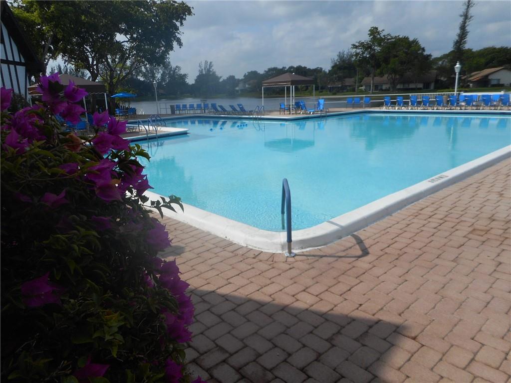 INTERNATIONAL VILLAGE CON - Residential