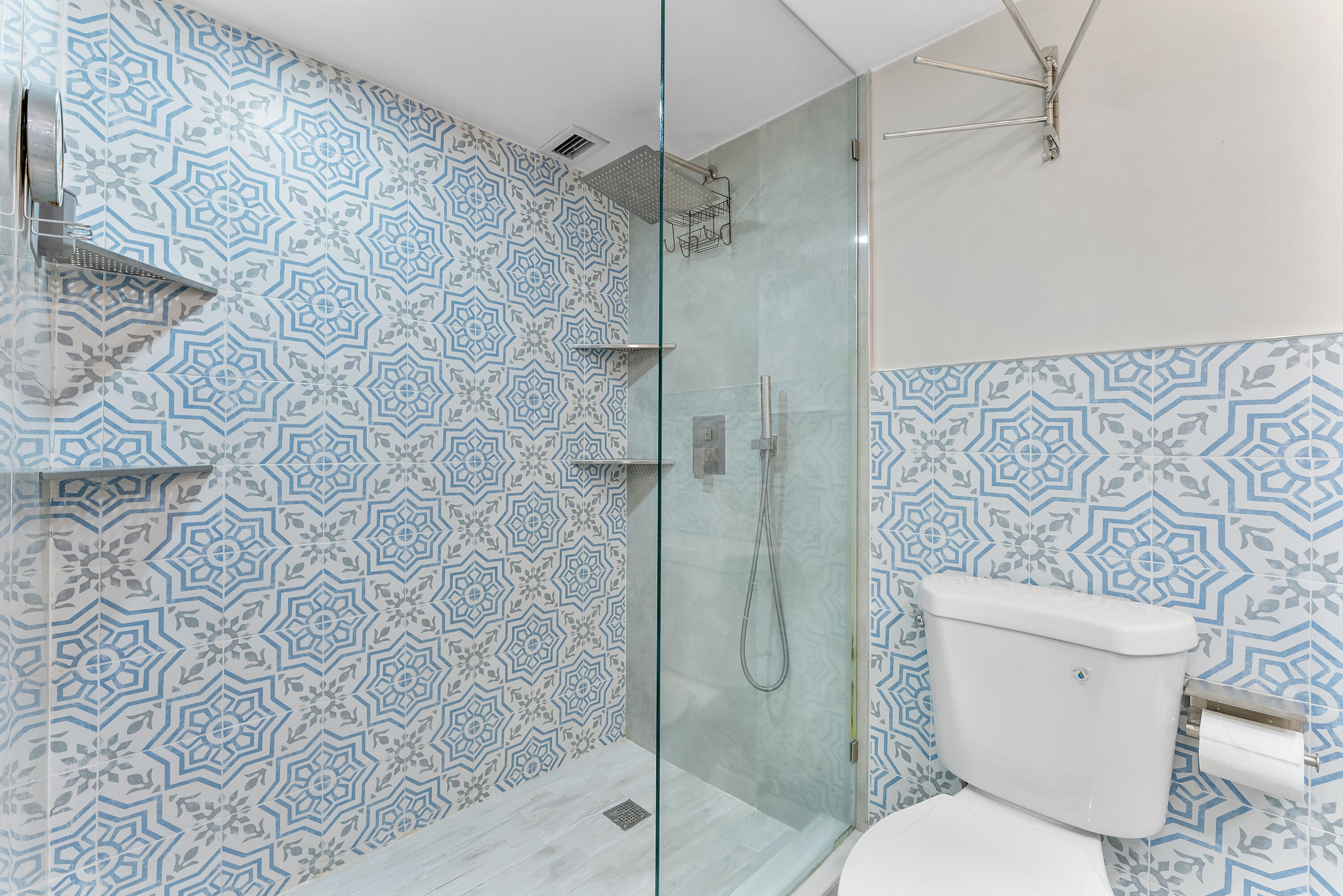 NO 18 PALM-AIRE COUNTRY CLUB - Residential Lease