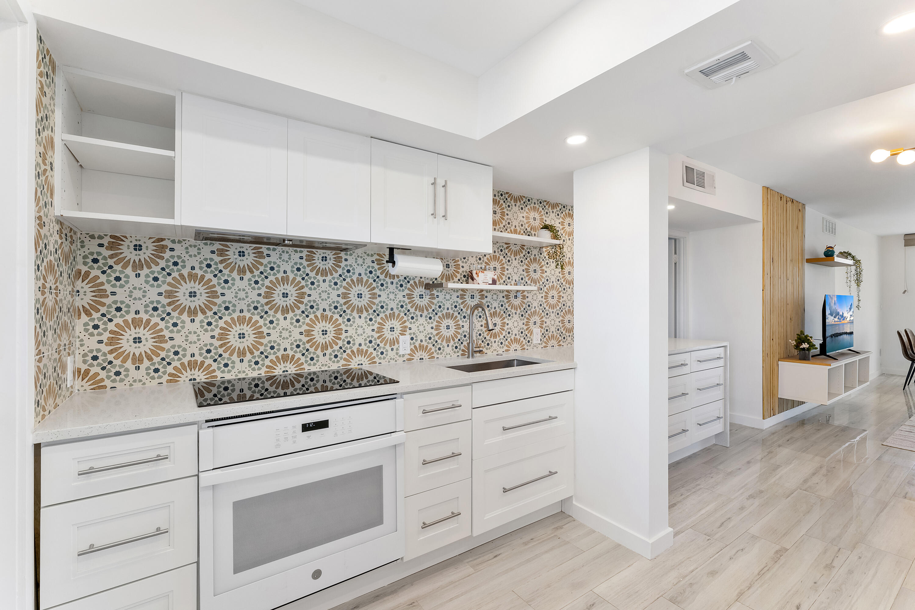 NO 18 PALM-AIRE COUNTRY CLUB - Residential Lease