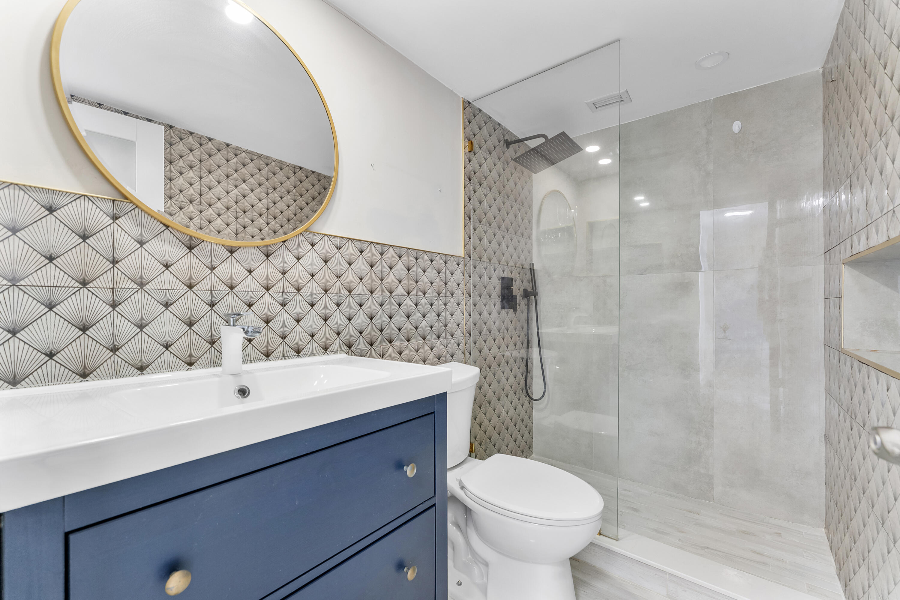 NO 18 PALM-AIRE COUNTRY CLUB - Residential Lease