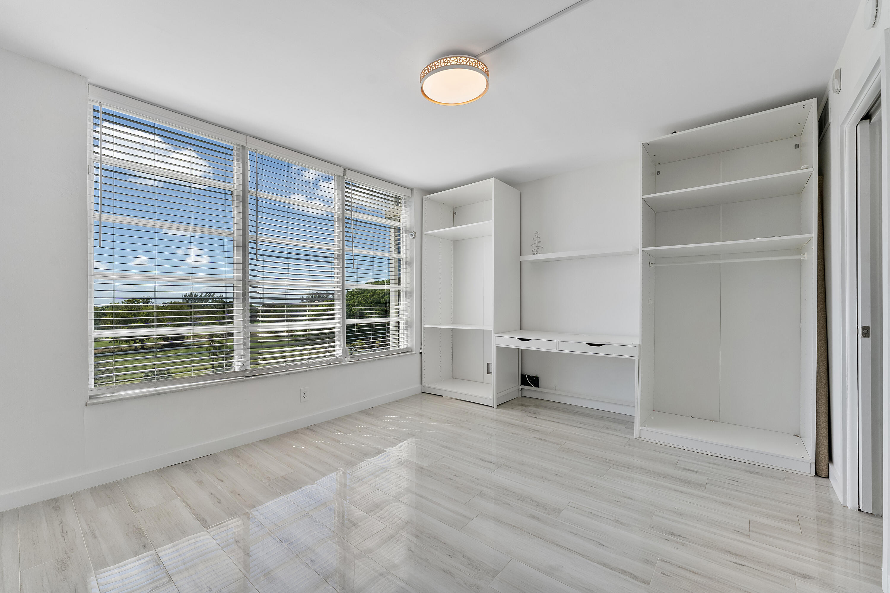 NO 18 PALM-AIRE COUNTRY CLUB - Residential Lease