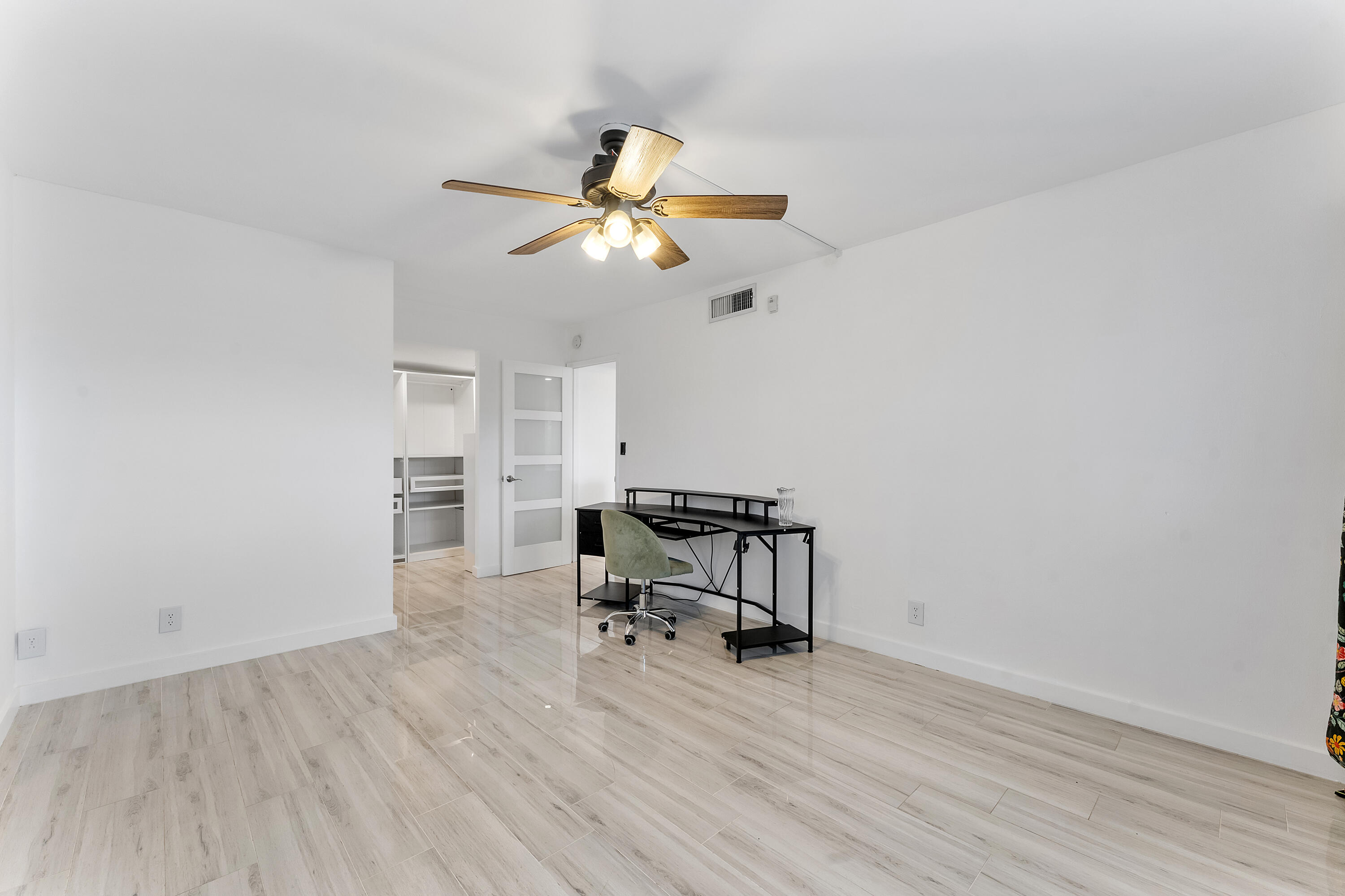 NO 18 PALM-AIRE COUNTRY CLUB - Residential Lease