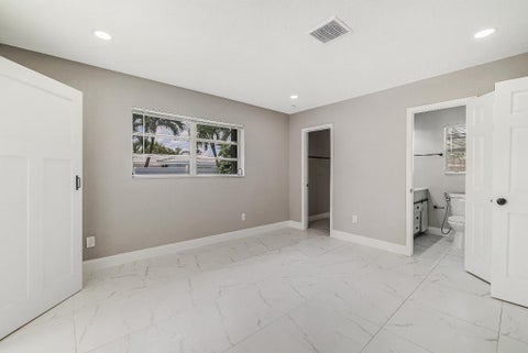 Tiny photo for 461 SE 3RD Avenue, Pompano Beach, FL 33060 (MLS # B26088645)