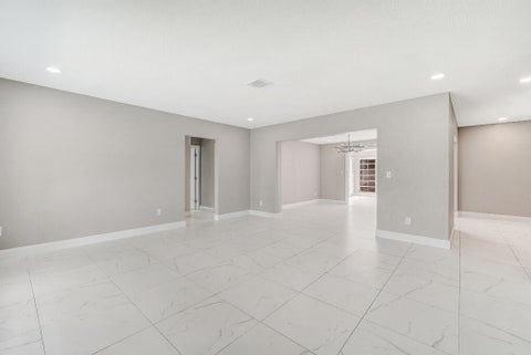 Tiny photo for 461 SE 3RD Avenue, Pompano Beach, FL 33060 (MLS # B26088645)