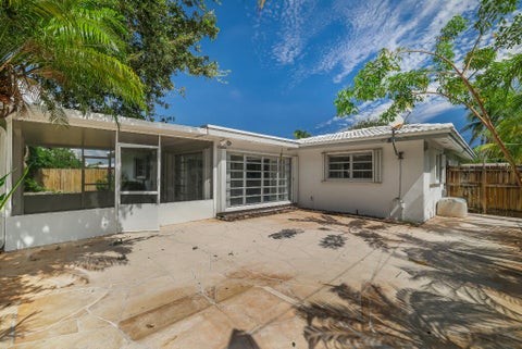 Tiny photo for 461 SE 3RD Avenue, Pompano Beach, FL 33060 (MLS # B26088645)