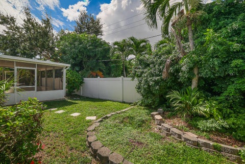 Tiny photo for 461 SE 3RD Avenue, Pompano Beach, FL 33060 (MLS # B26088645)