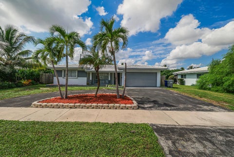 Photo of 461 SE 3RD Avenue, Pompano Beach, FL 33060 (MLS # B26088645)