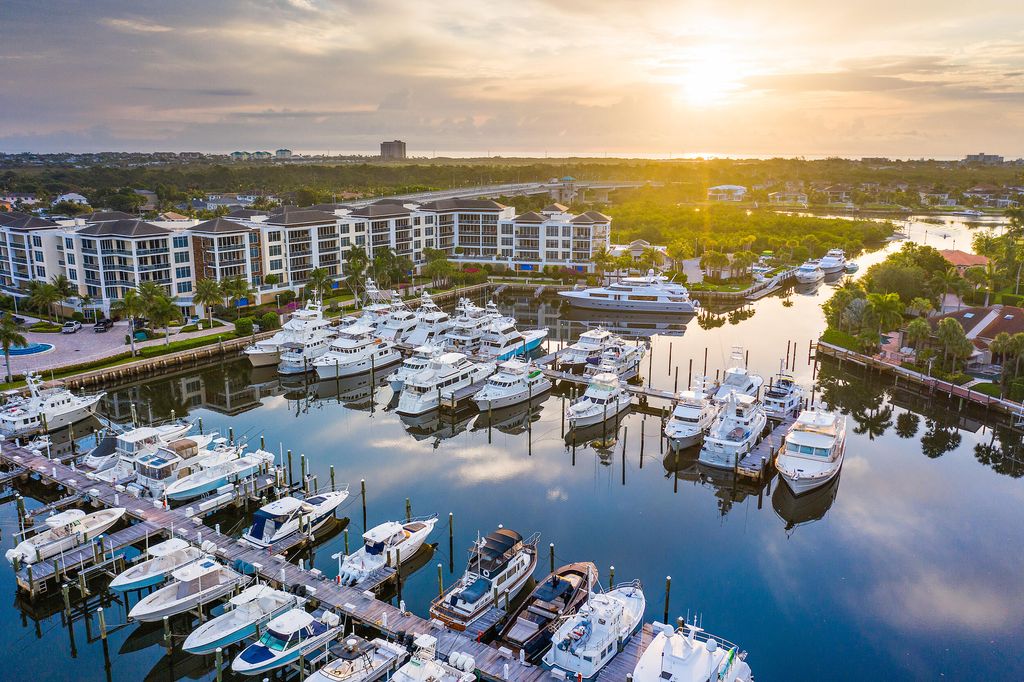 Photo of 2700 Donald Ross Road #301, Palm Beach Gardens, FL 33410 (MLS # R10785396)