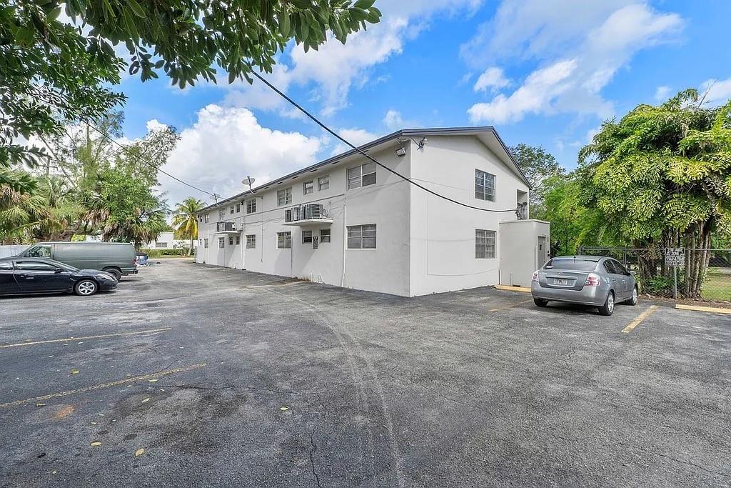 Biscayne Gardens Sec D - Residential Lease
