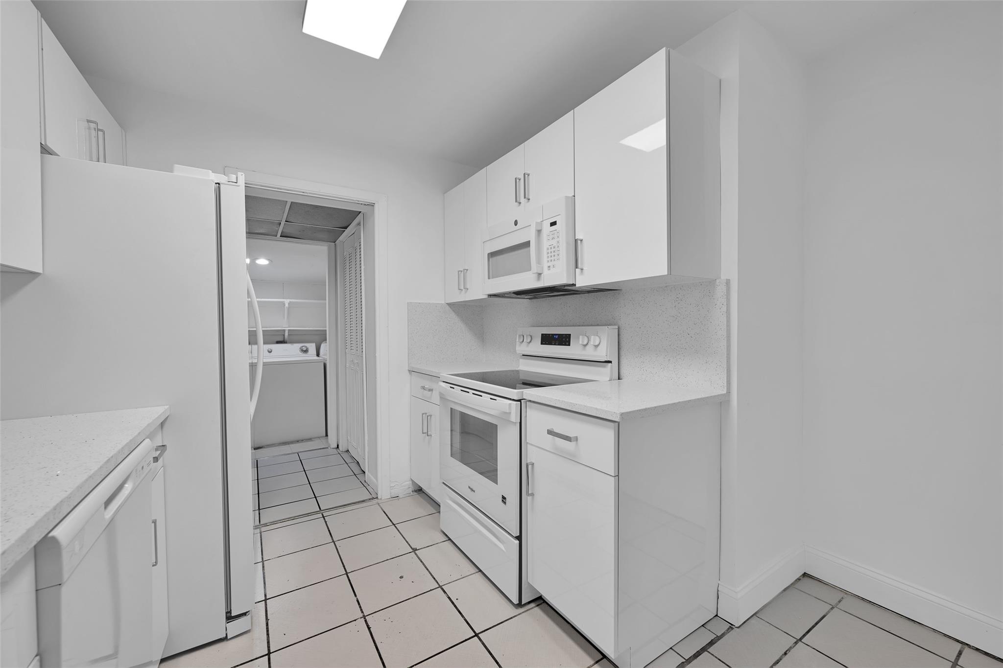 Davis Isles 29-19 B - Residential