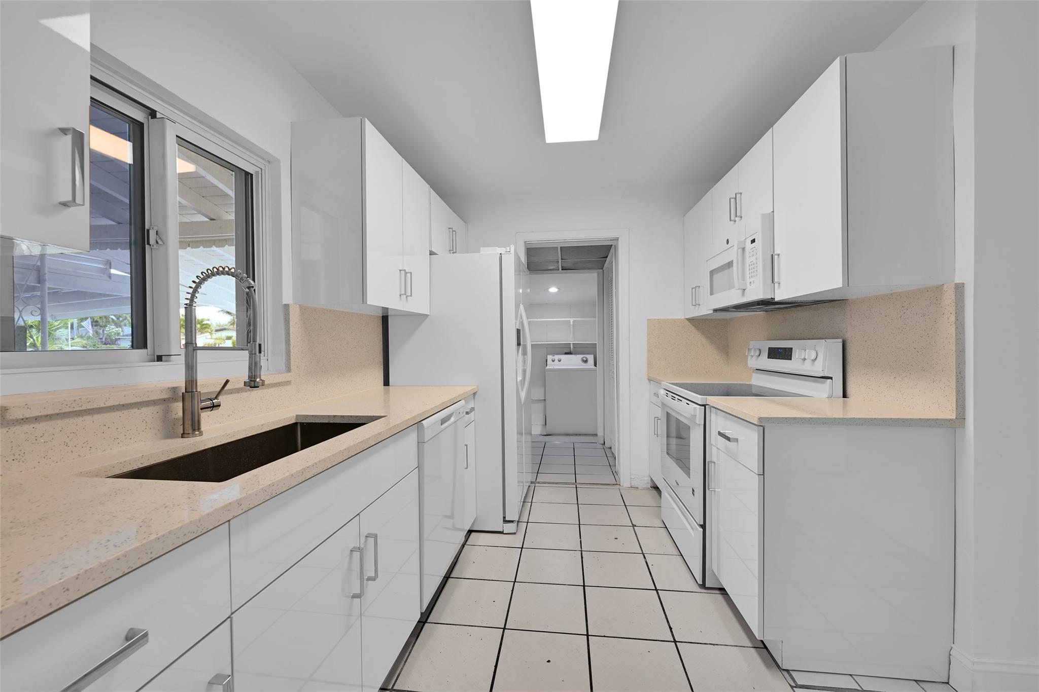 Davis Isles 29-19 B - Residential