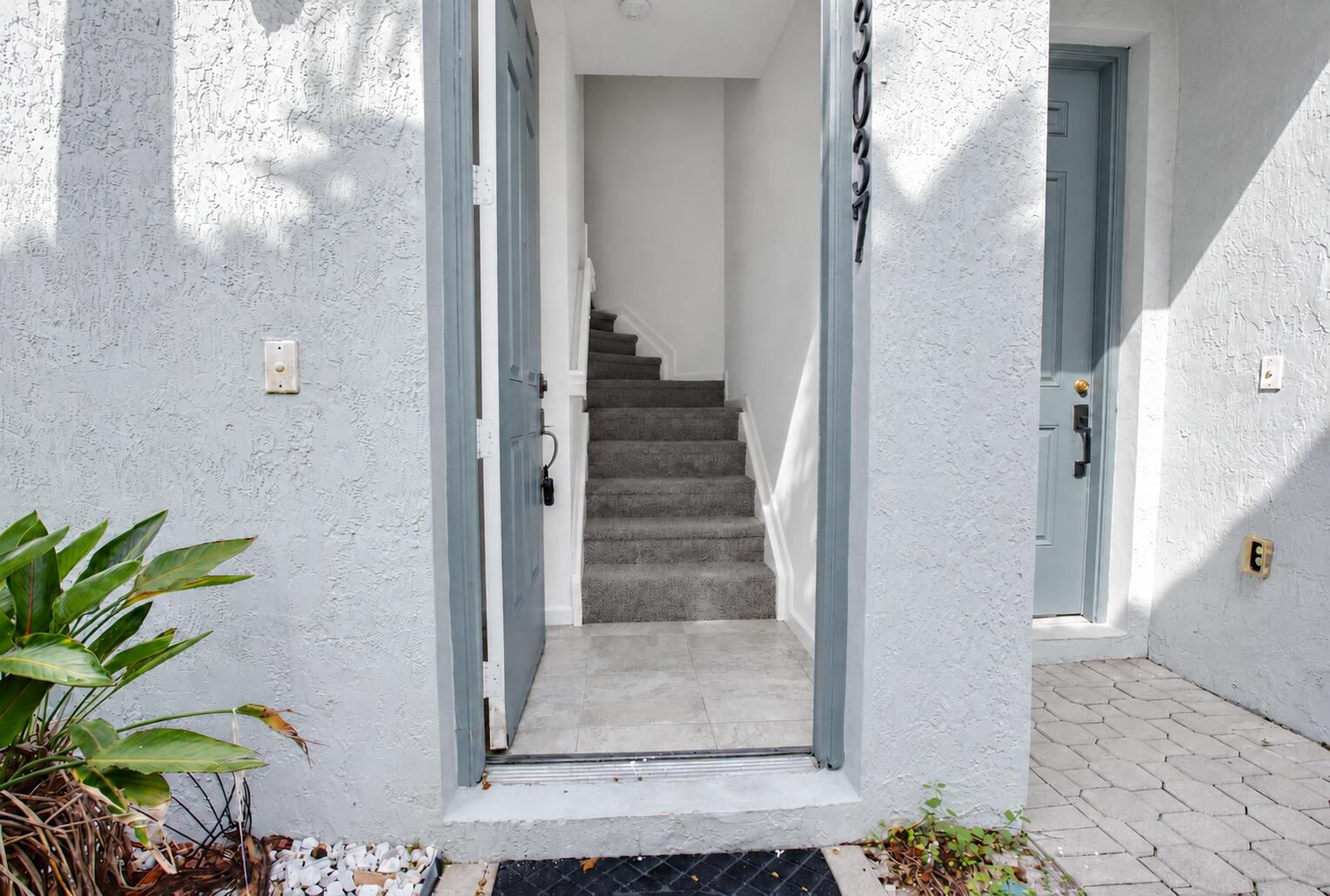 3037 Laurel Ridge Circle