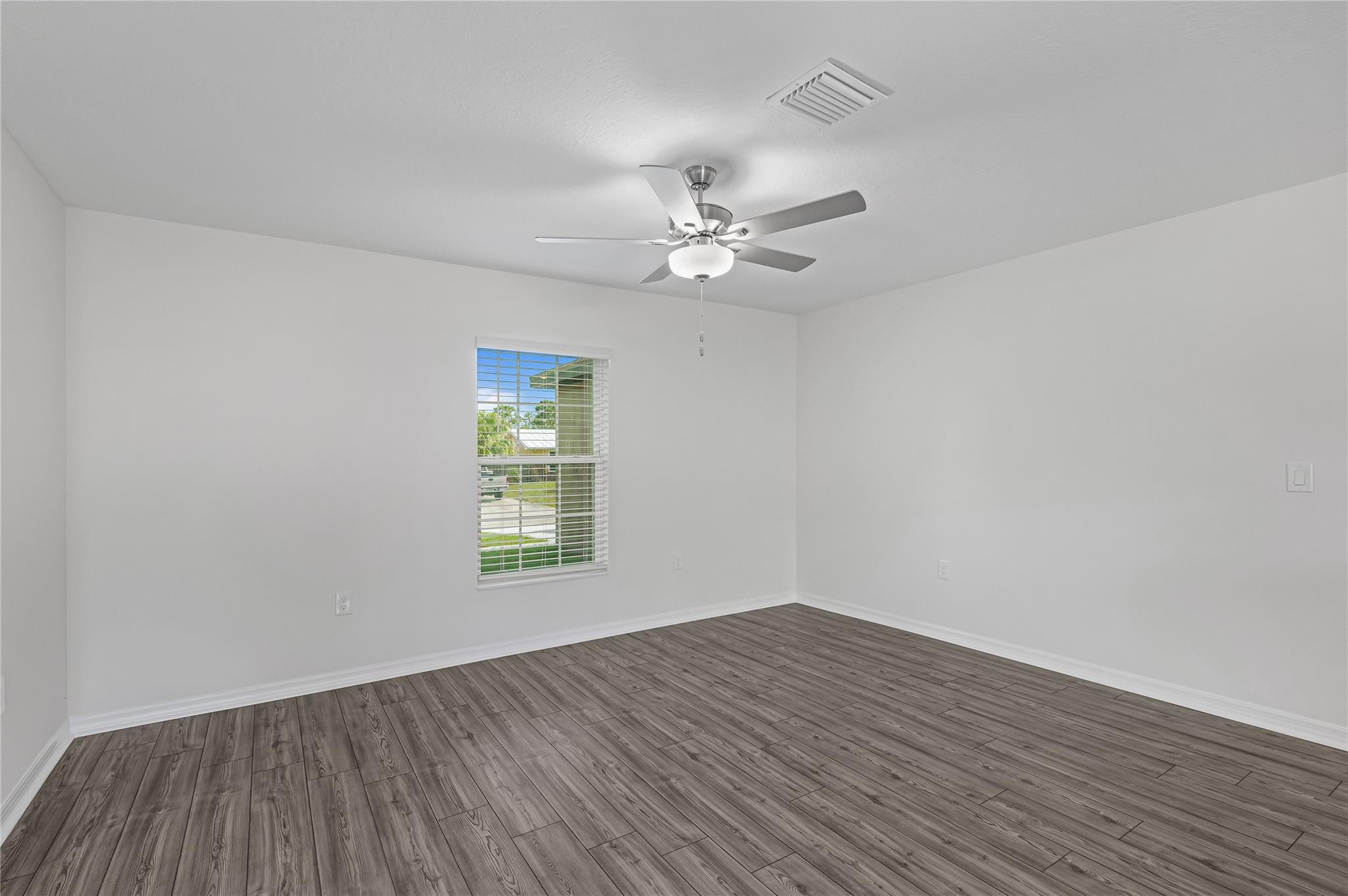 Photo 11 of 18 of 8166 105th Ct house