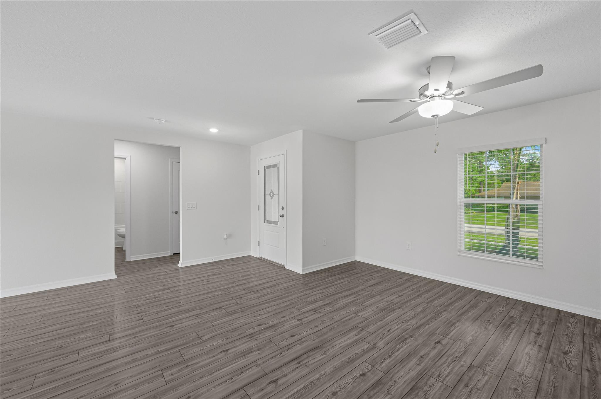 Photo 4 of 18 of 8166 105th Ct house