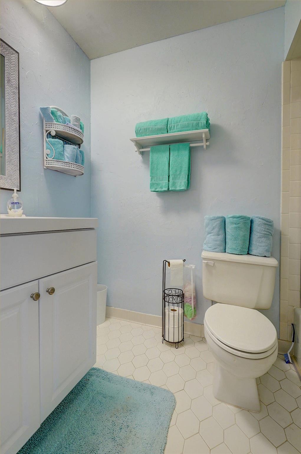 RIVERBEND CONDO - Residential