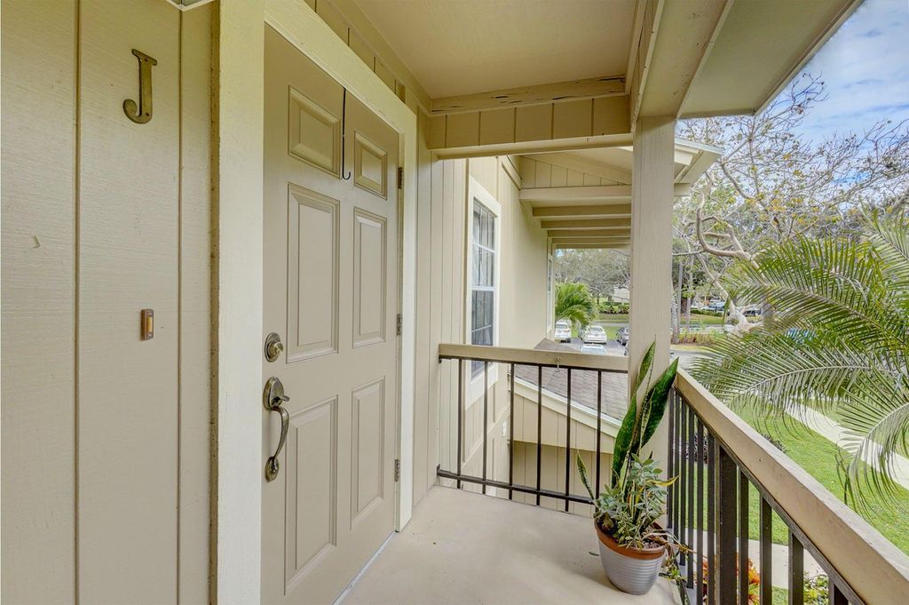 Photo of 18350 SE Wood Haven Lane #J, Jupiter, FL 33469 (MLS # R11146821)