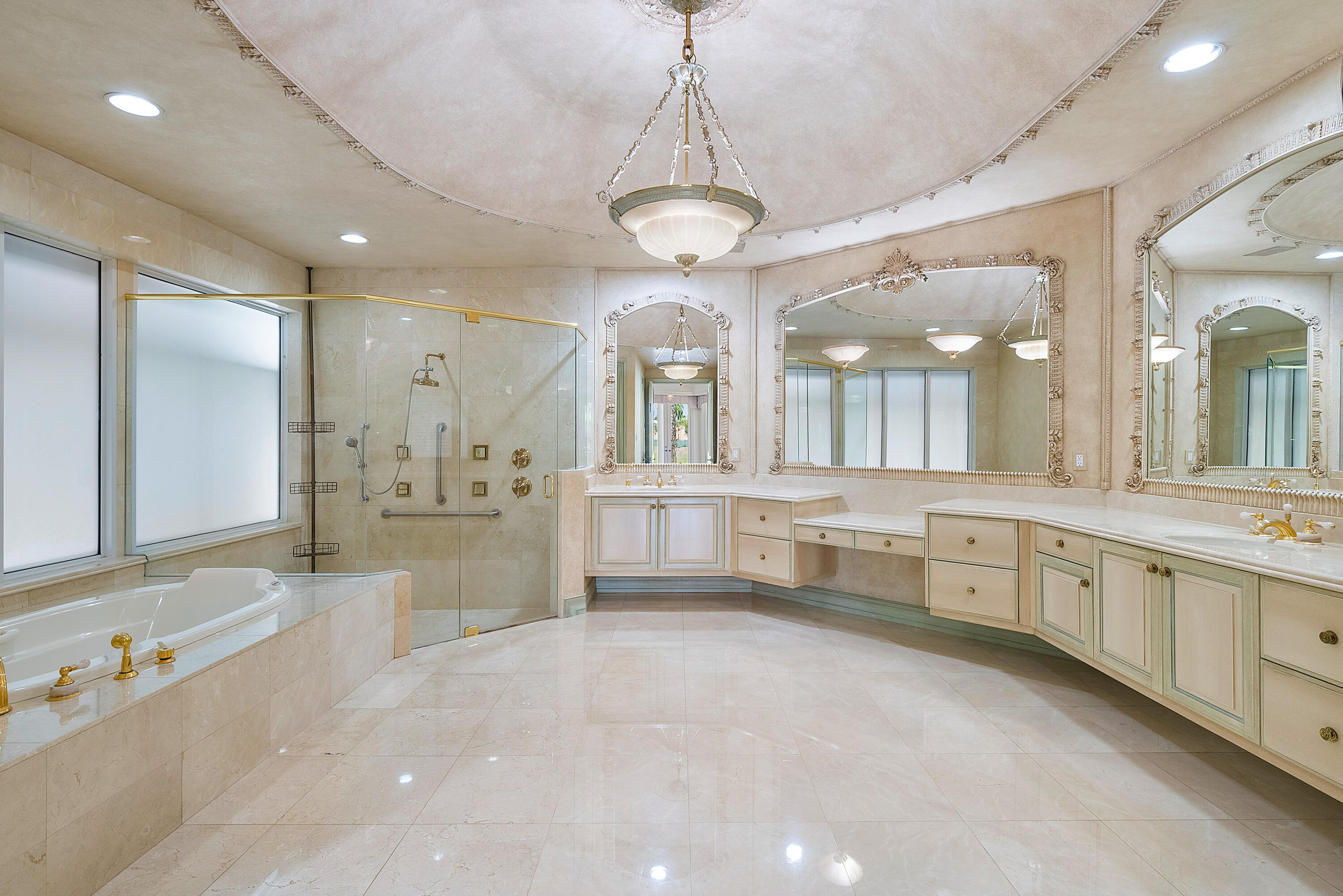 ST ANDREWS COUNTRY CLUB - Residential