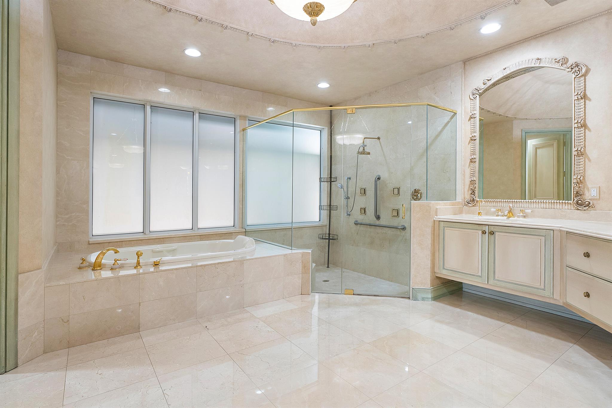 ST ANDREWS COUNTRY CLUB - Residential