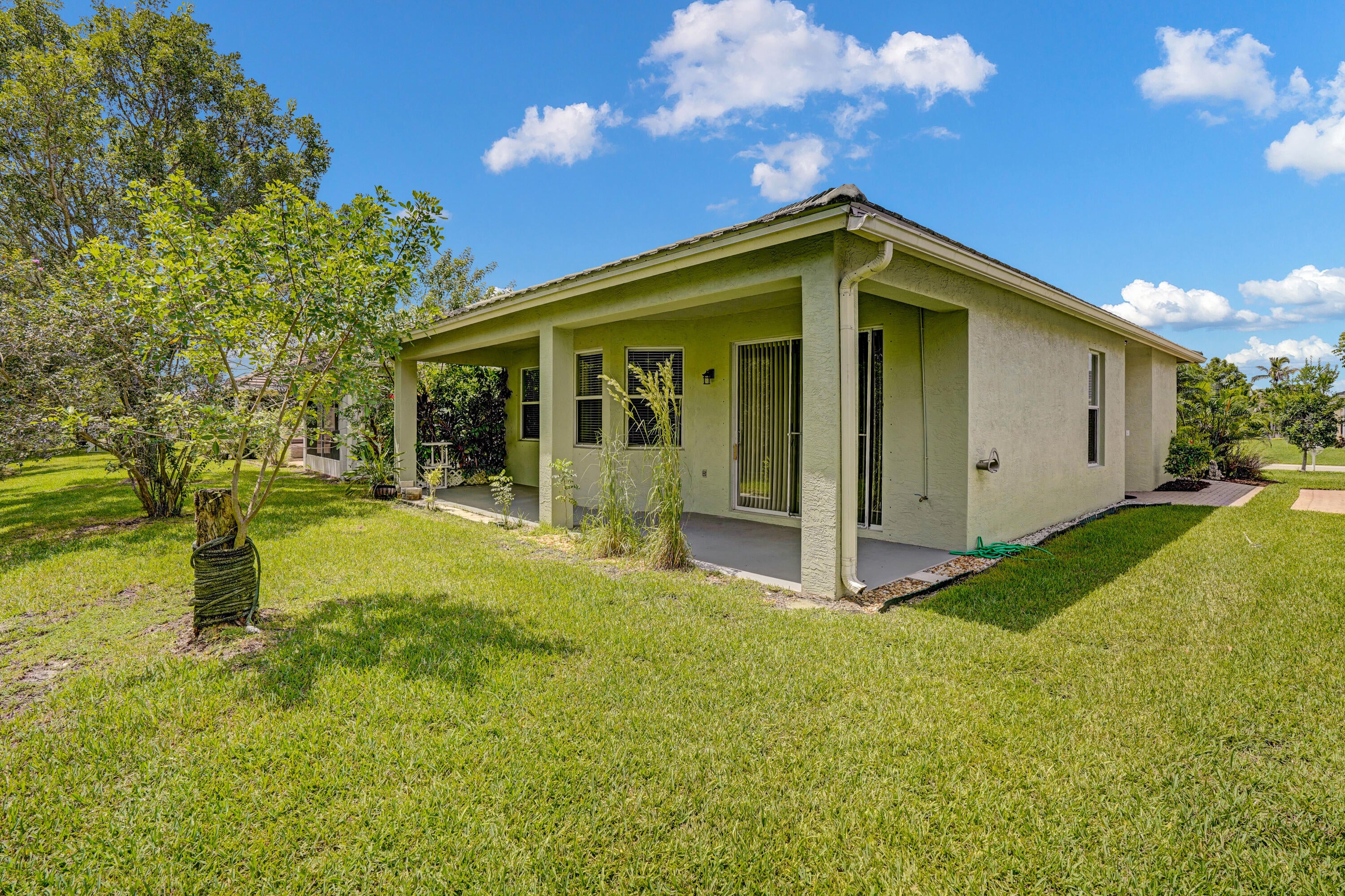 View photos, virtual tours, details... 734 SW Rocky Bayou Terrace