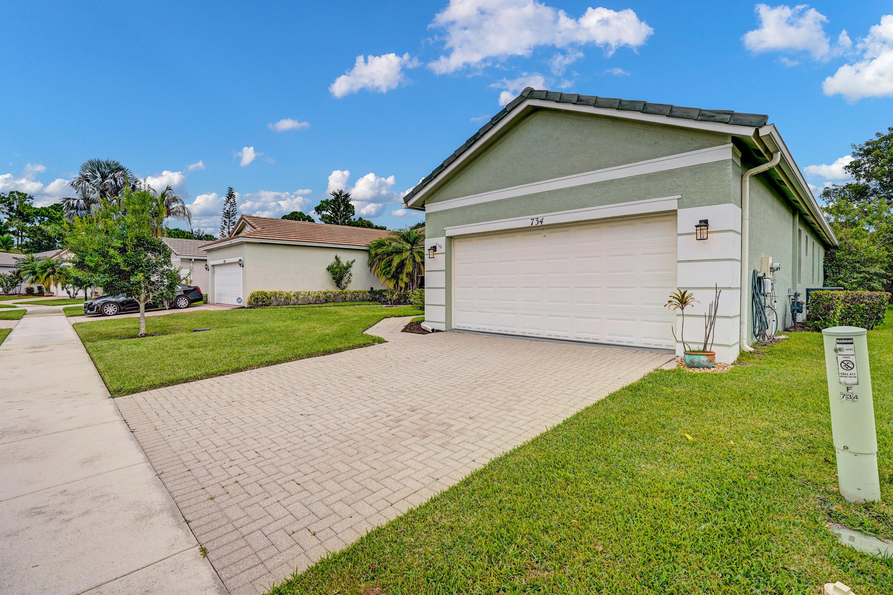 View photos, virtual tours, details... 734 SW Rocky Bayou Terrace