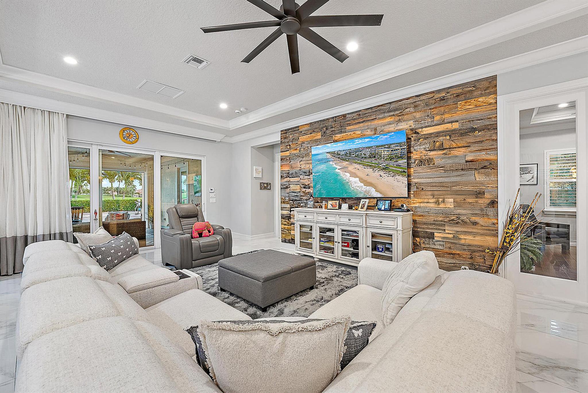 Jupiter Country Club - Residential