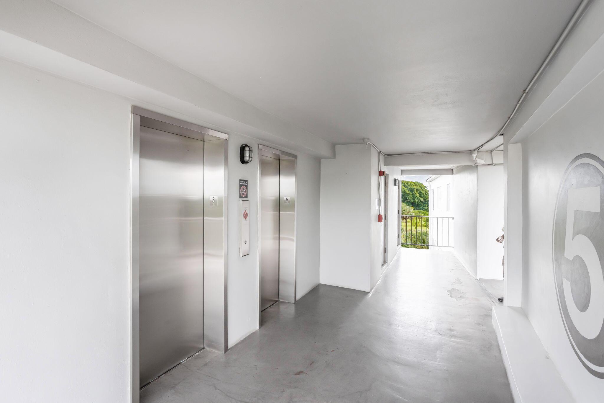 HILLCREST COUNTRY CLUB AP - Residential