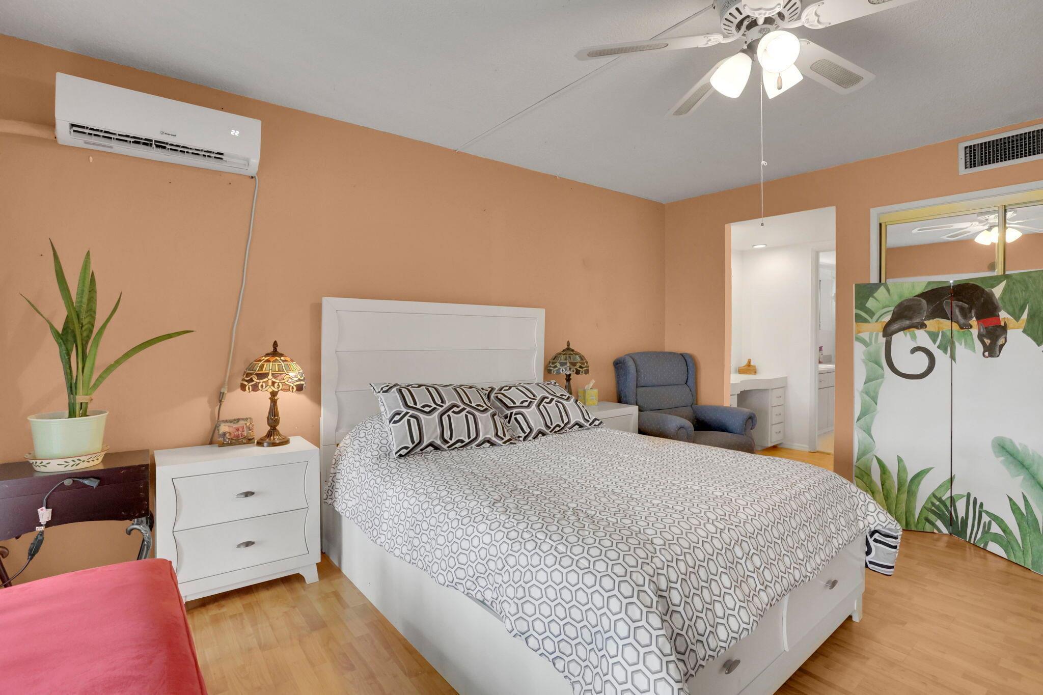 HILLCREST COUNTRY CLUB AP - Residential