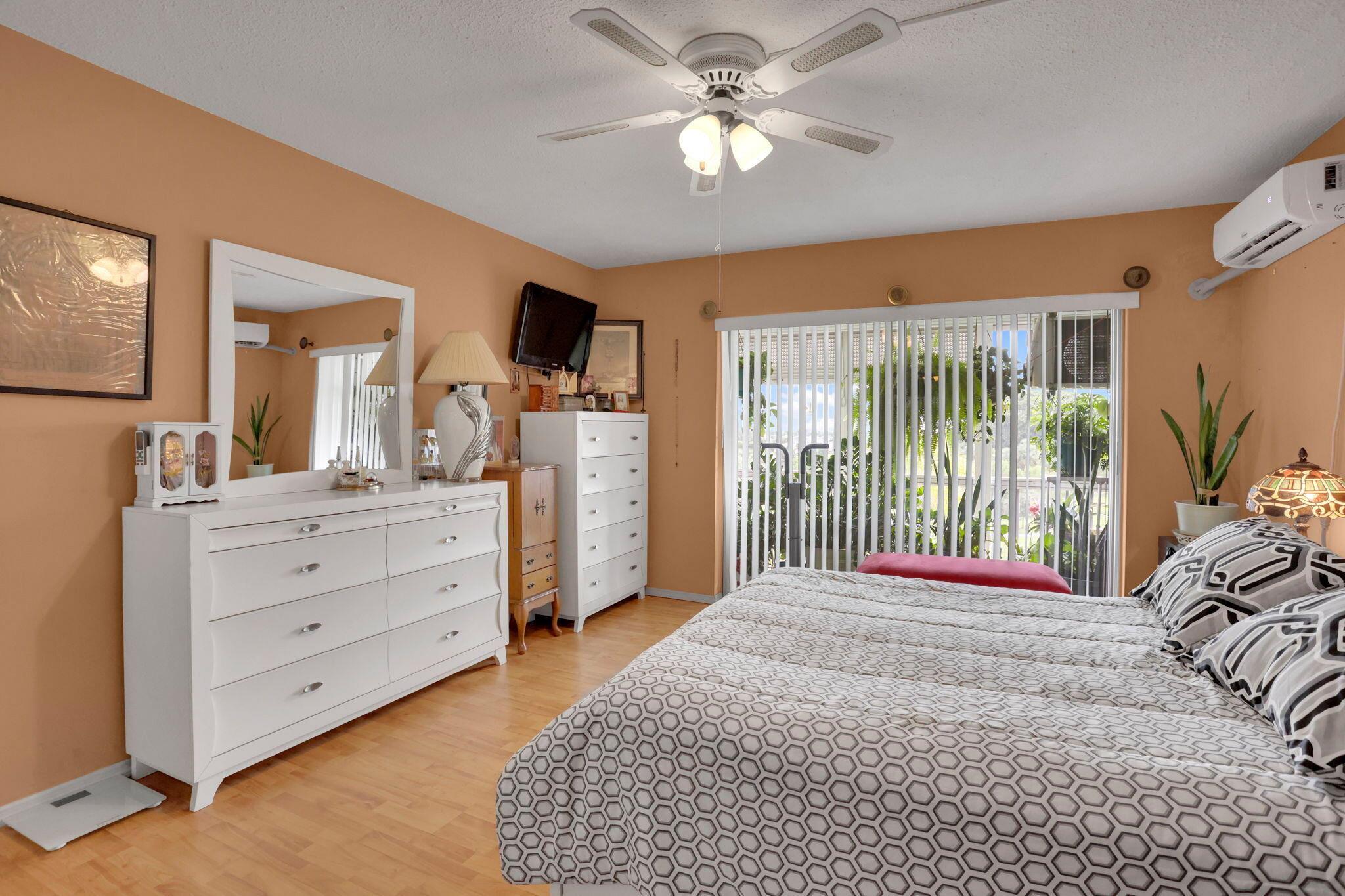 HILLCREST COUNTRY CLUB AP - Residential