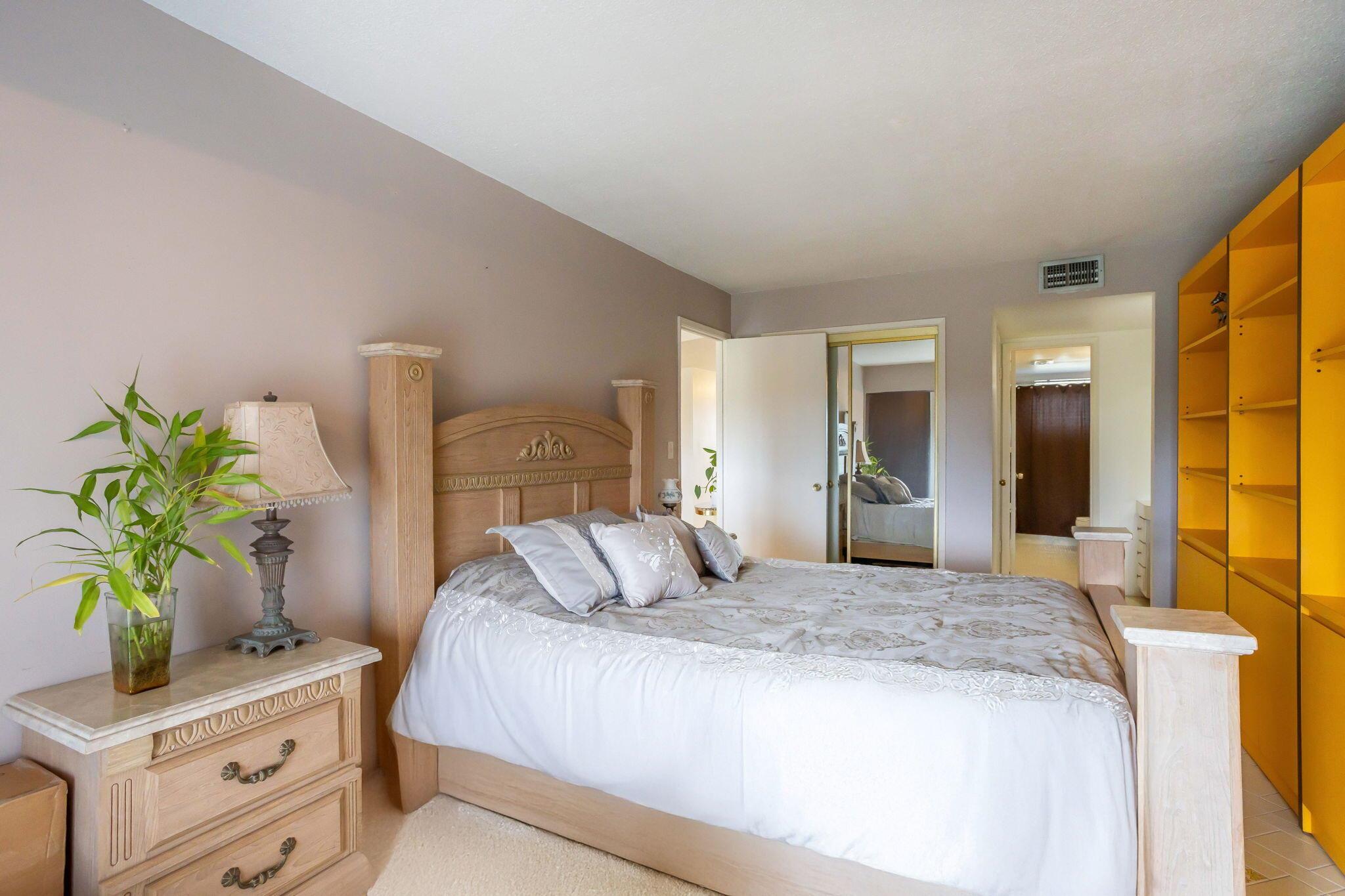 HILLCREST COUNTRY CLUB AP - Residential