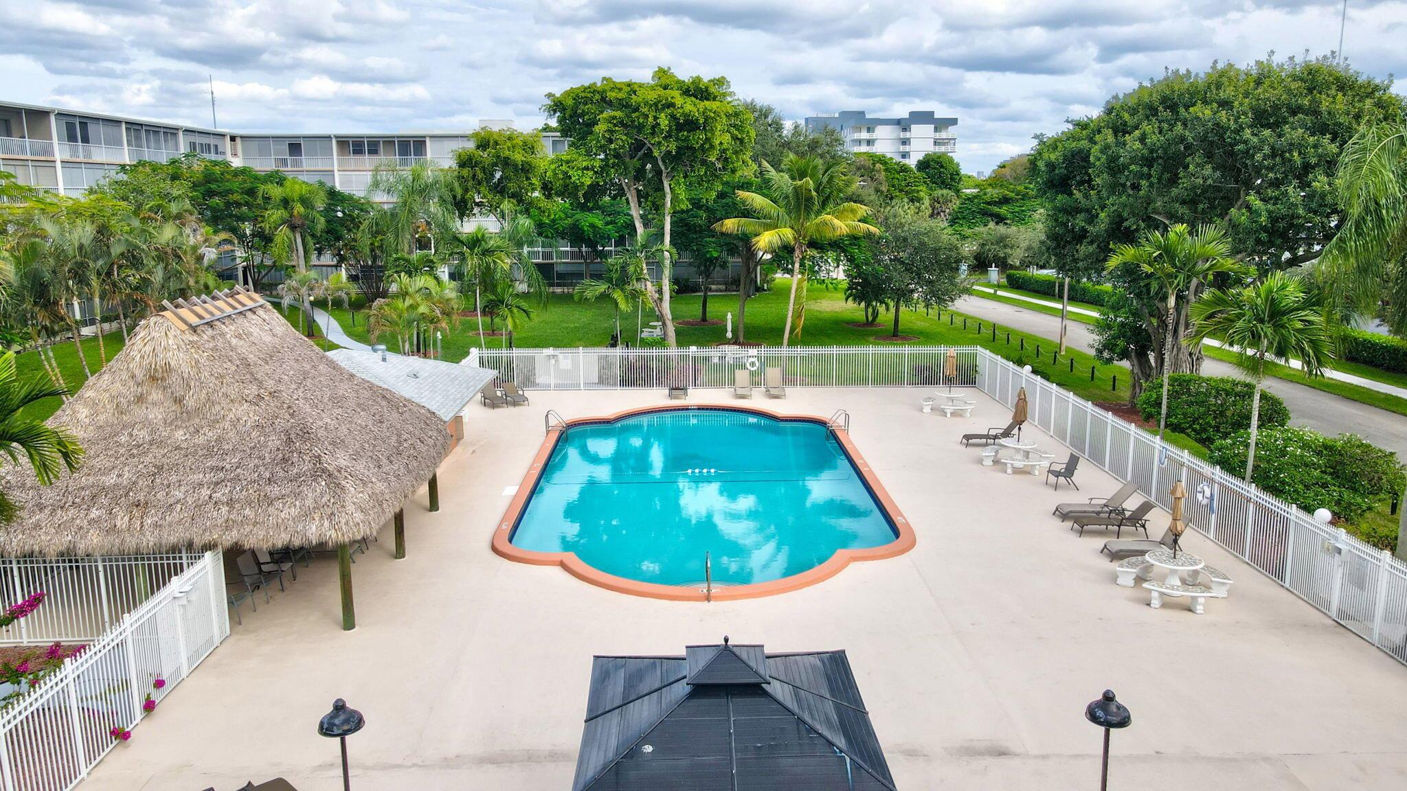 HILLCREST COUNTRY CLUB AP - Residential